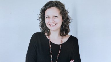 Tio-alumna Linda zet unieke theelijn in Nederland op