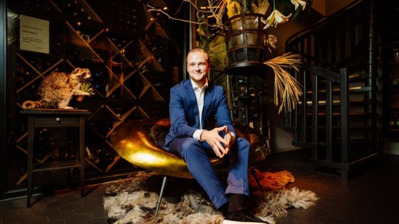 Pieter in zijn restaurant Joelia