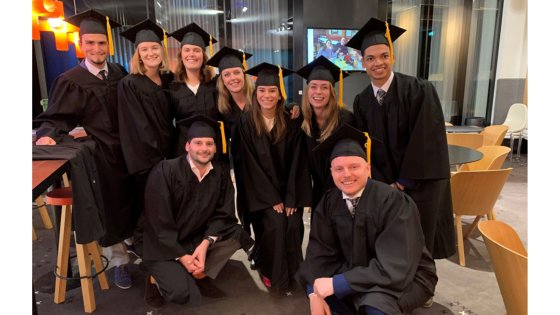 Tio studenten MBA diploma behaald